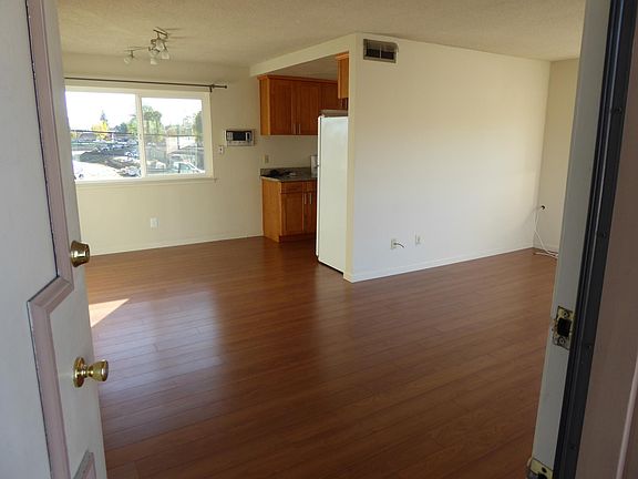4th image of 3140 Neal Ave