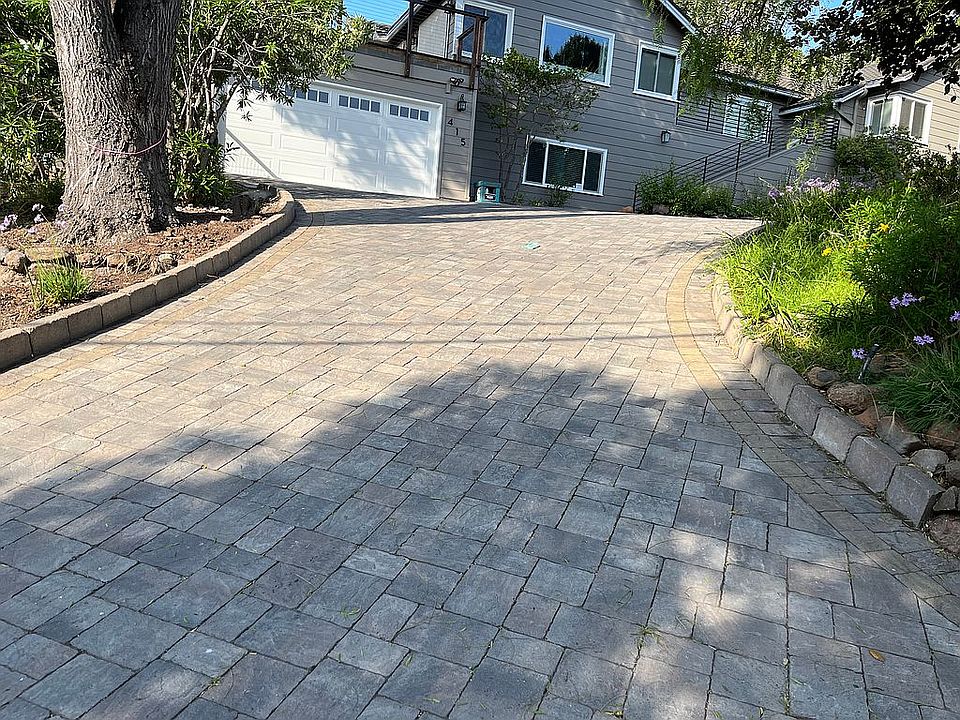 2nd image of 415 Palomar Dr