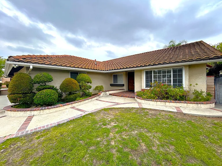 904 Sky Meadow Pl — Photo 2