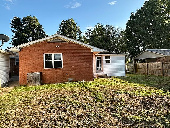 4th image of 502 McDougal Dr