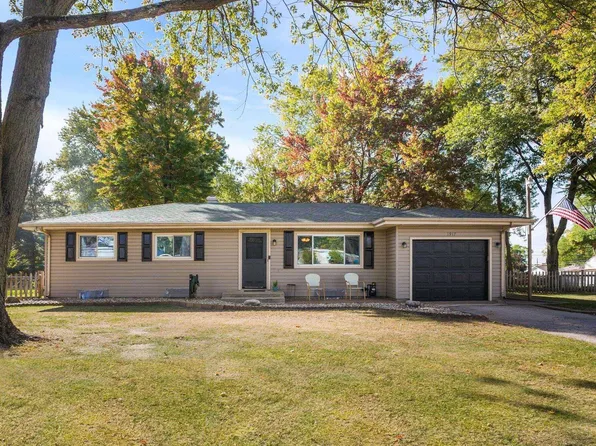1917 E McKinley Ave, Mishawaka, IN 46545