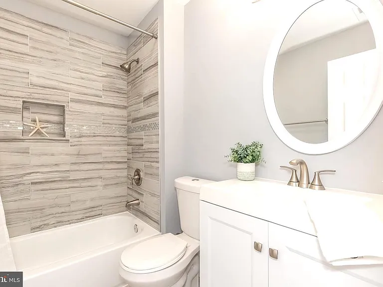 7 Robinson Ave — Photo 10
