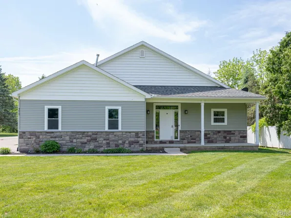 4610 Clyde Rd, Howell, MI 48855
