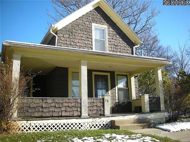 231 Grant St photo 1