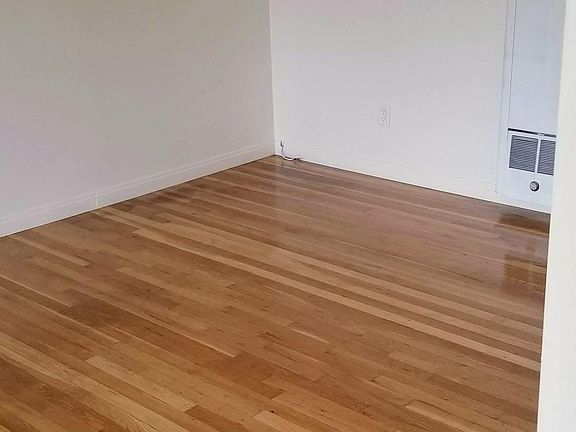 2nd image of 3161 Lincoln Ave