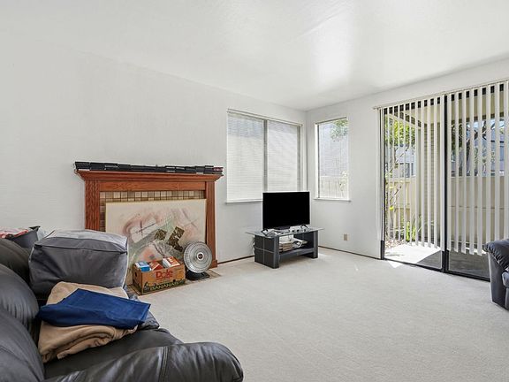5th image of 3778 Stoneglen N