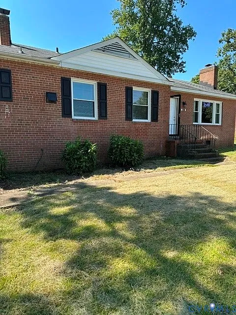 3 bed, 1.5 bath, 1304 sqft, $2,275 — Photo 1