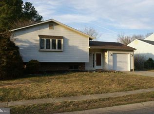 8 Broadleaf Dr, Newark, DE 19702