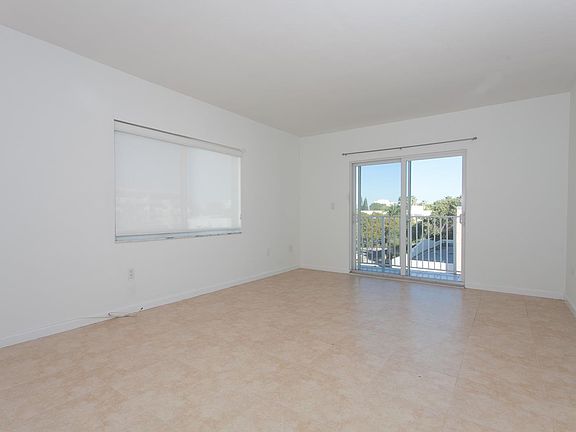 5th image of 1420 Pennsylvania Ave APT 403