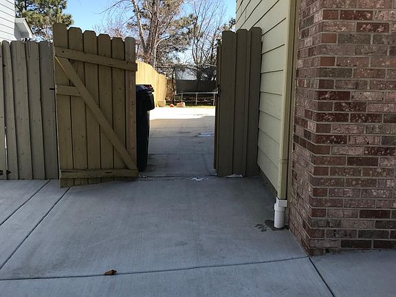 3rd image of 1320 S Boyero Ct