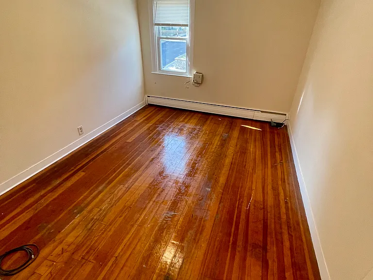 310 Washington St #4 — Photo 8