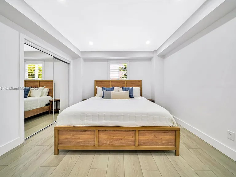 129 Nautilus Dr — Photo 9