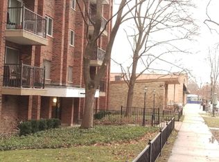 420 Linden Ave APT 204, Wilmette, IL 60091