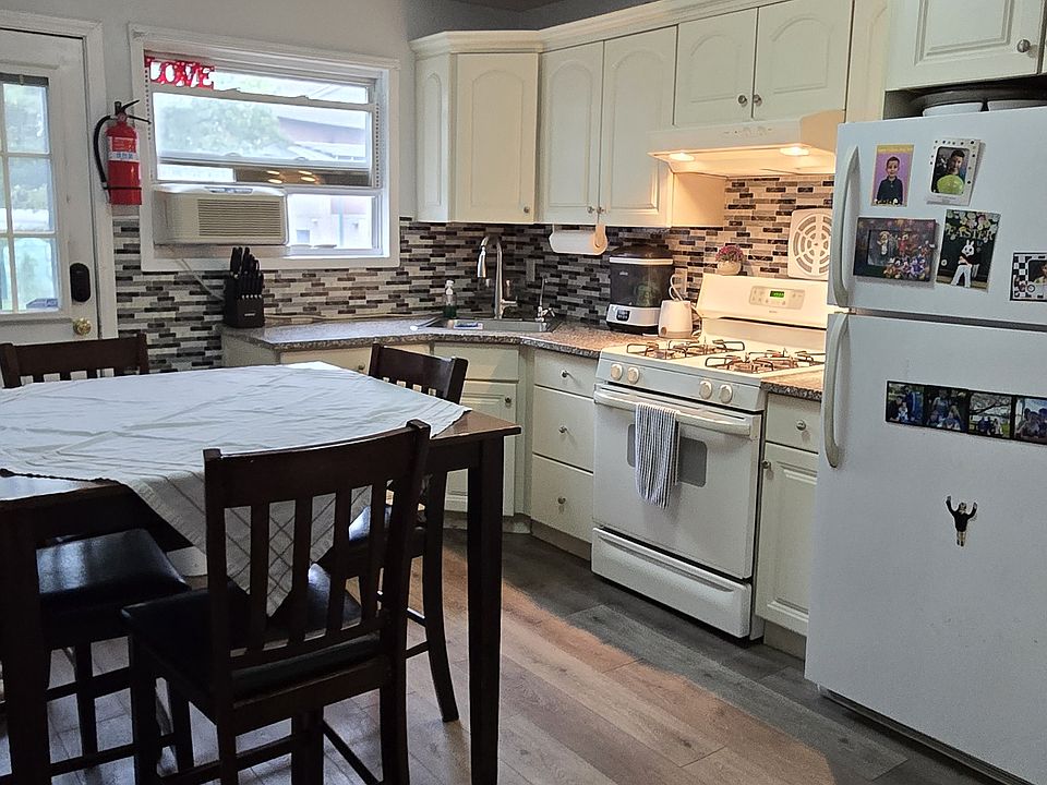1st image of 78 7th Ave #1