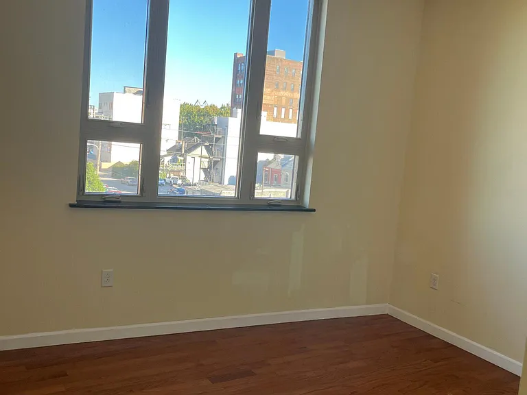 1100 Spring Garden St #2C — Photo 4