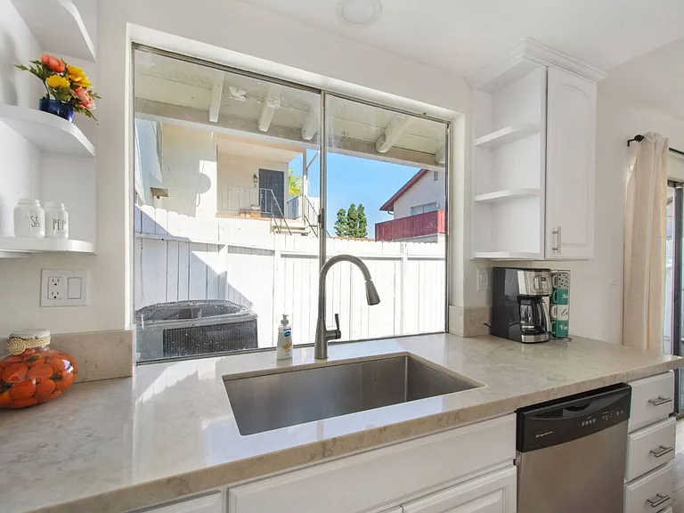 405 Nobel Ave #A — Photo 13