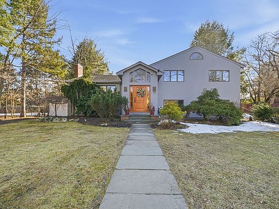 3rd image of 54 Oakvale Rd