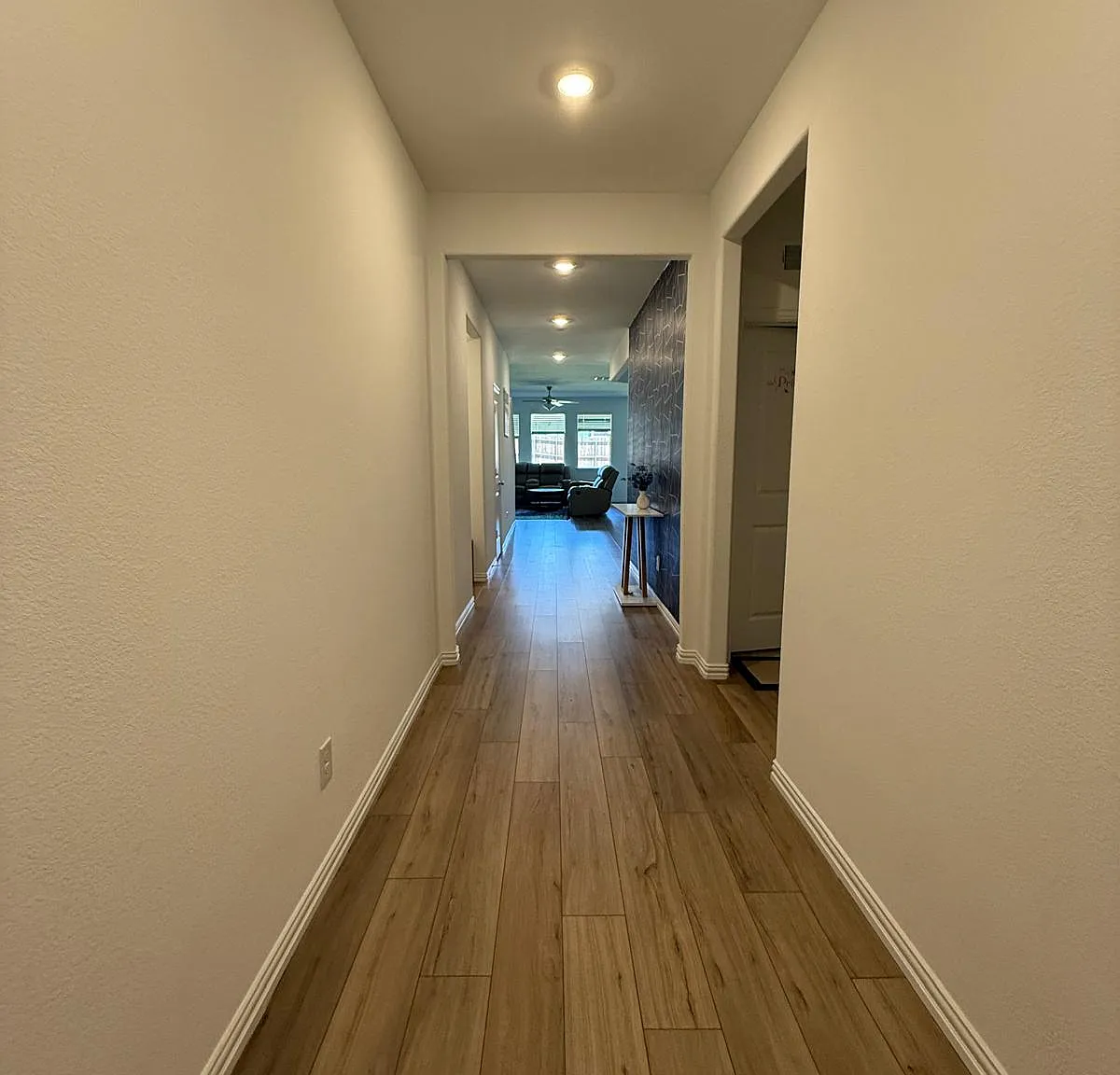 4 bed, 2348 sqft, $2,700 — Photo 3