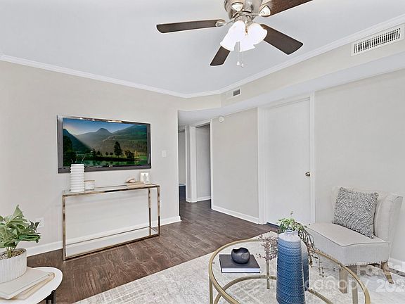 4th image of 4405 Landing Ct