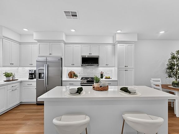 5th image of 130 Yearling Way