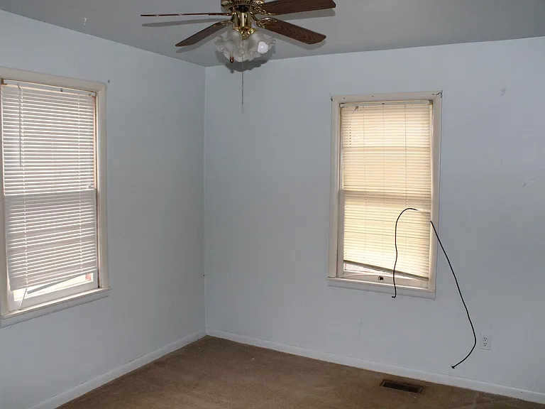 603 E Parks St — Photo 7