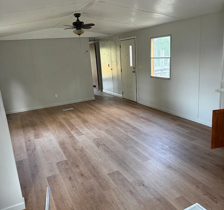 1472 Neosho Dr #1472
