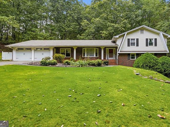 2nd image of 2555 Ridge Park Dr
