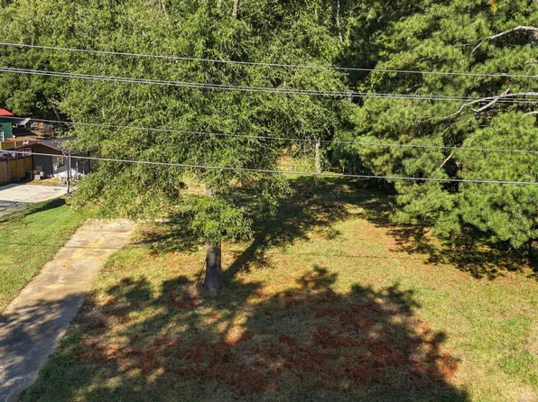 1510 W Raleigh St, Siler City, NC 27344