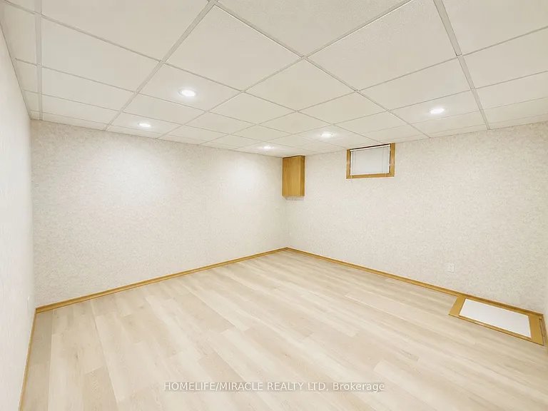 568 Greenbrook Dr #BASEMENT — Photo 7