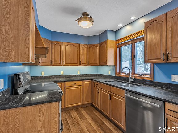 5th image of 155 Diamond Ledge Road