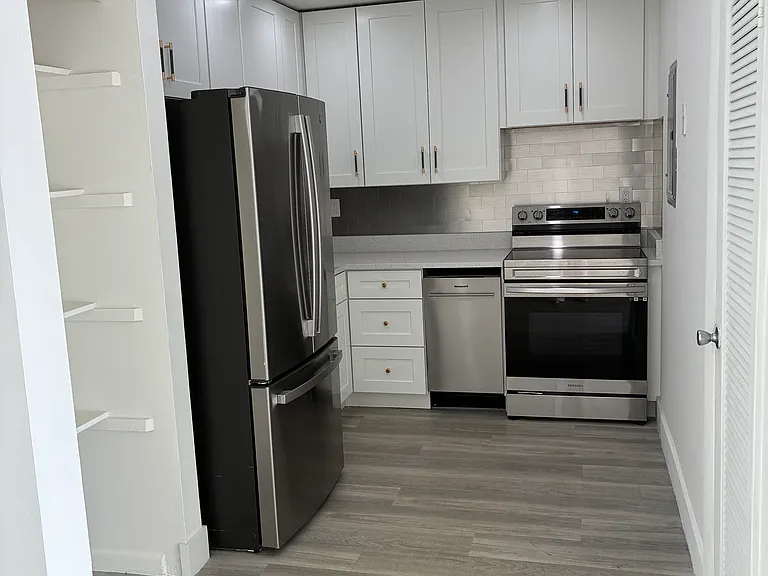 17051 NE 35th Ave #207 — Photo 3