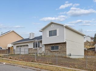 193 Southridge Rd, Evanston, WY 82930