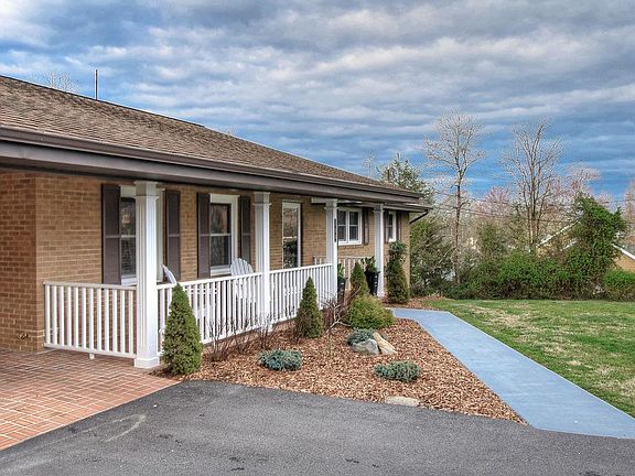 5th image of 120 Scott Ln