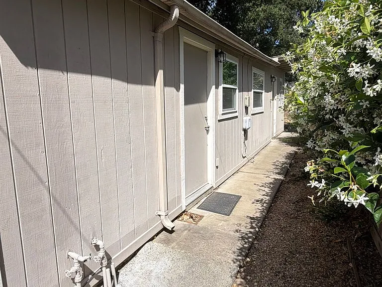 3117 Freeport Blvd — Photo 13