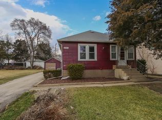 27W072 Ontarioville Rd, Hanover Park, IL 60133