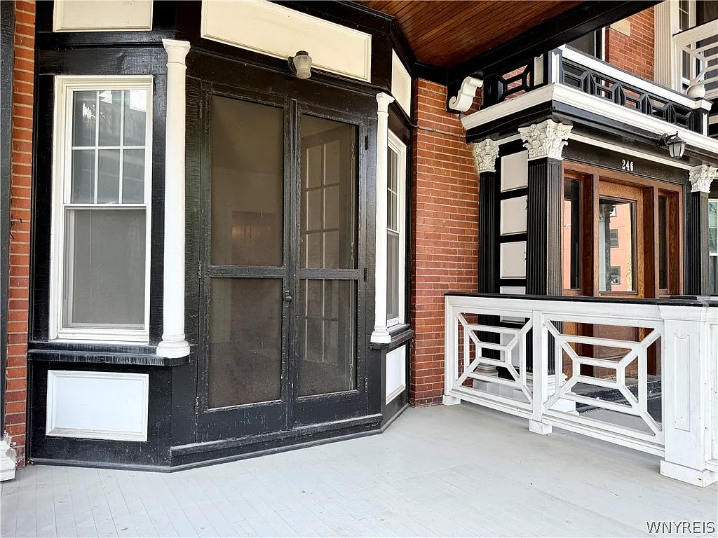 2 bed, 1.0 bath, 1200 sqft, $1,525 — Photo 4