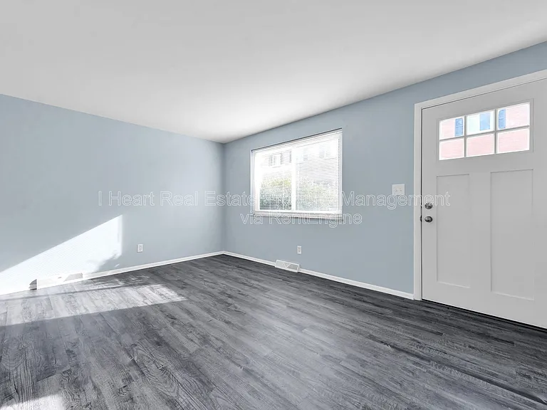 880 N Meadows Ct #J — Photo 12
