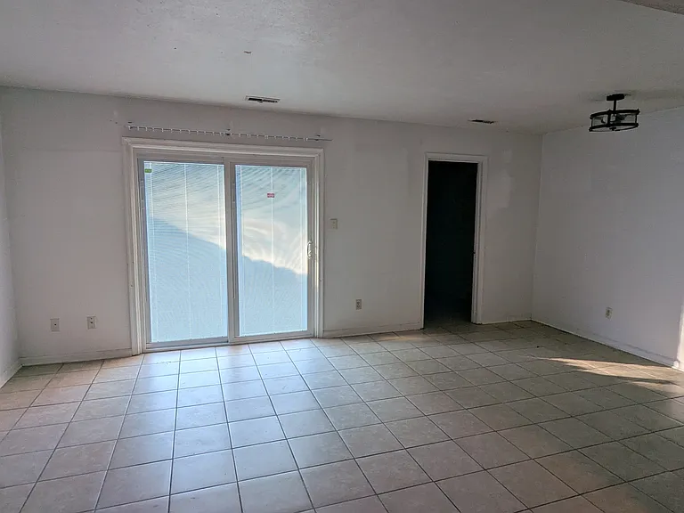401 Advocate Ct #C — Photo 14