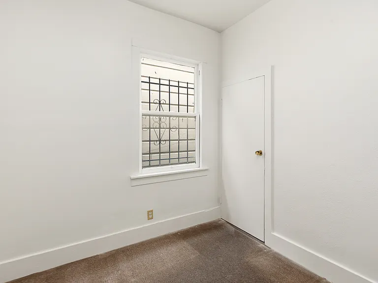 811 W Grand Ave #A — Photo 9