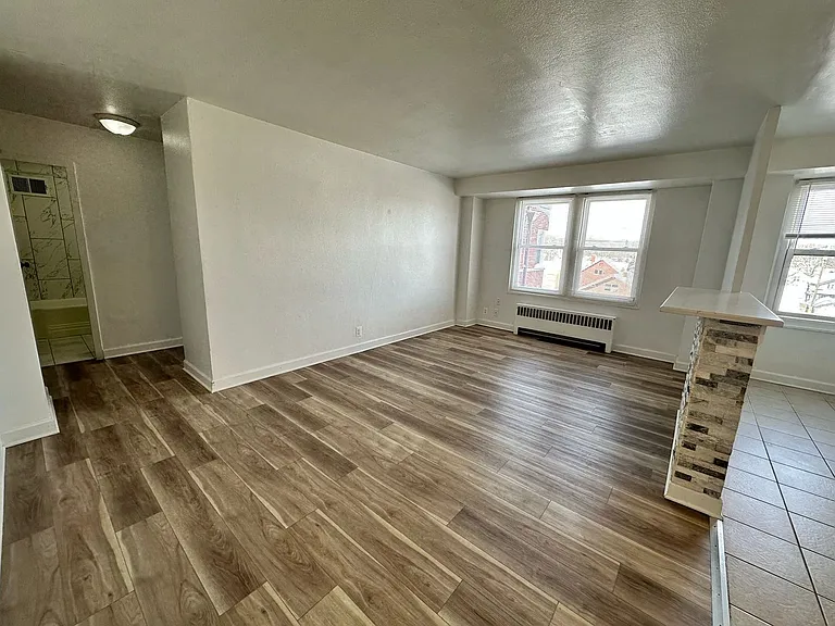 Main Street Apartments Rockford — Photo 37