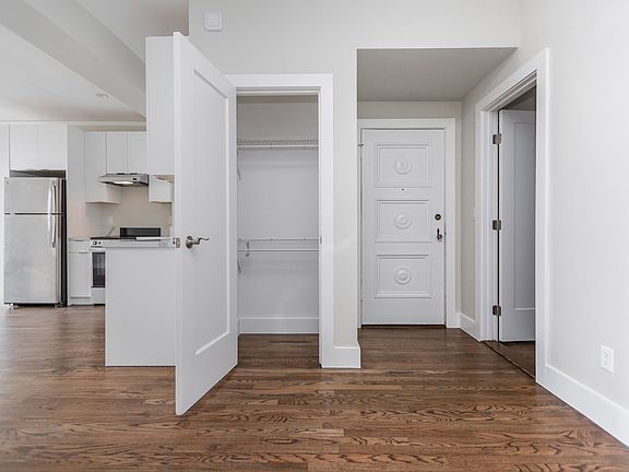5th image of 2224 Leavenworth St #304