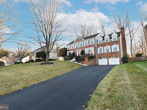 3rd image of 12725 Knightsbridge Dr