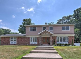 17 Sudbury Rd, Morganville, NJ 07751