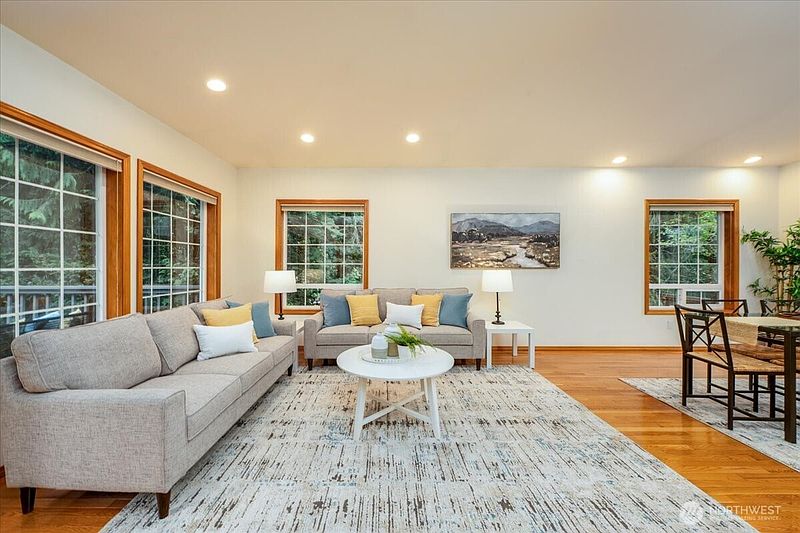3rd image of 4901 Fowler Avenue