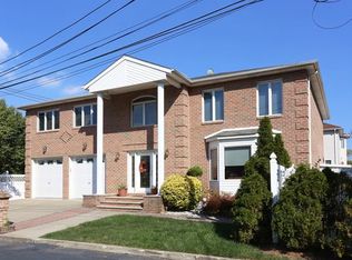 9 Prague Ct, Staten Island, NY 10309