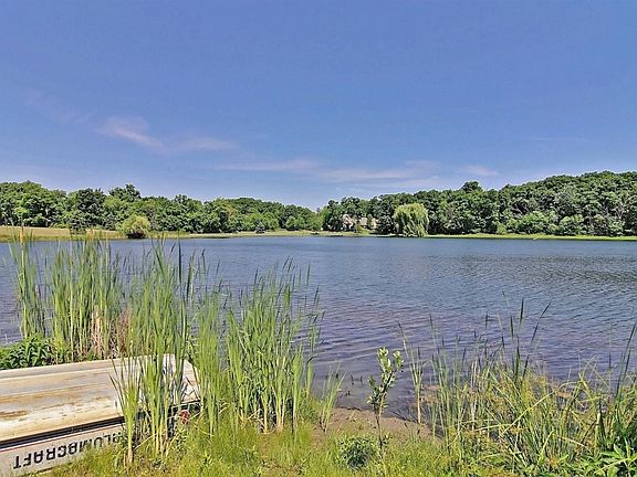 3rd image of 282 White Tail Ct