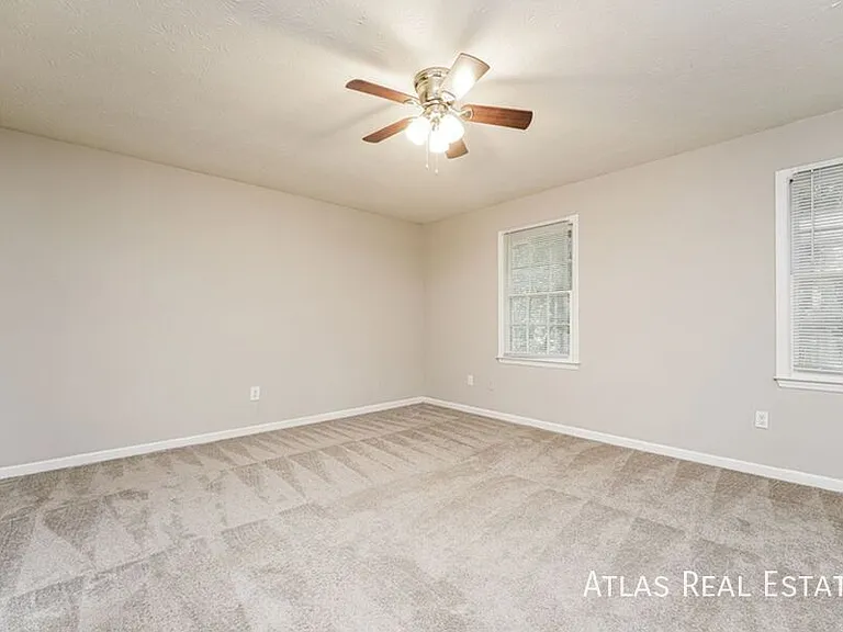 301 Highland Park Dr #301 — Photo 13