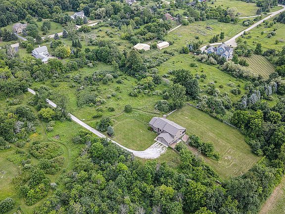 3rd image of 2760 Trillium Ln