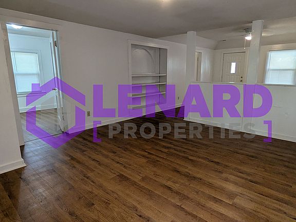4th image of 332 E Summit St