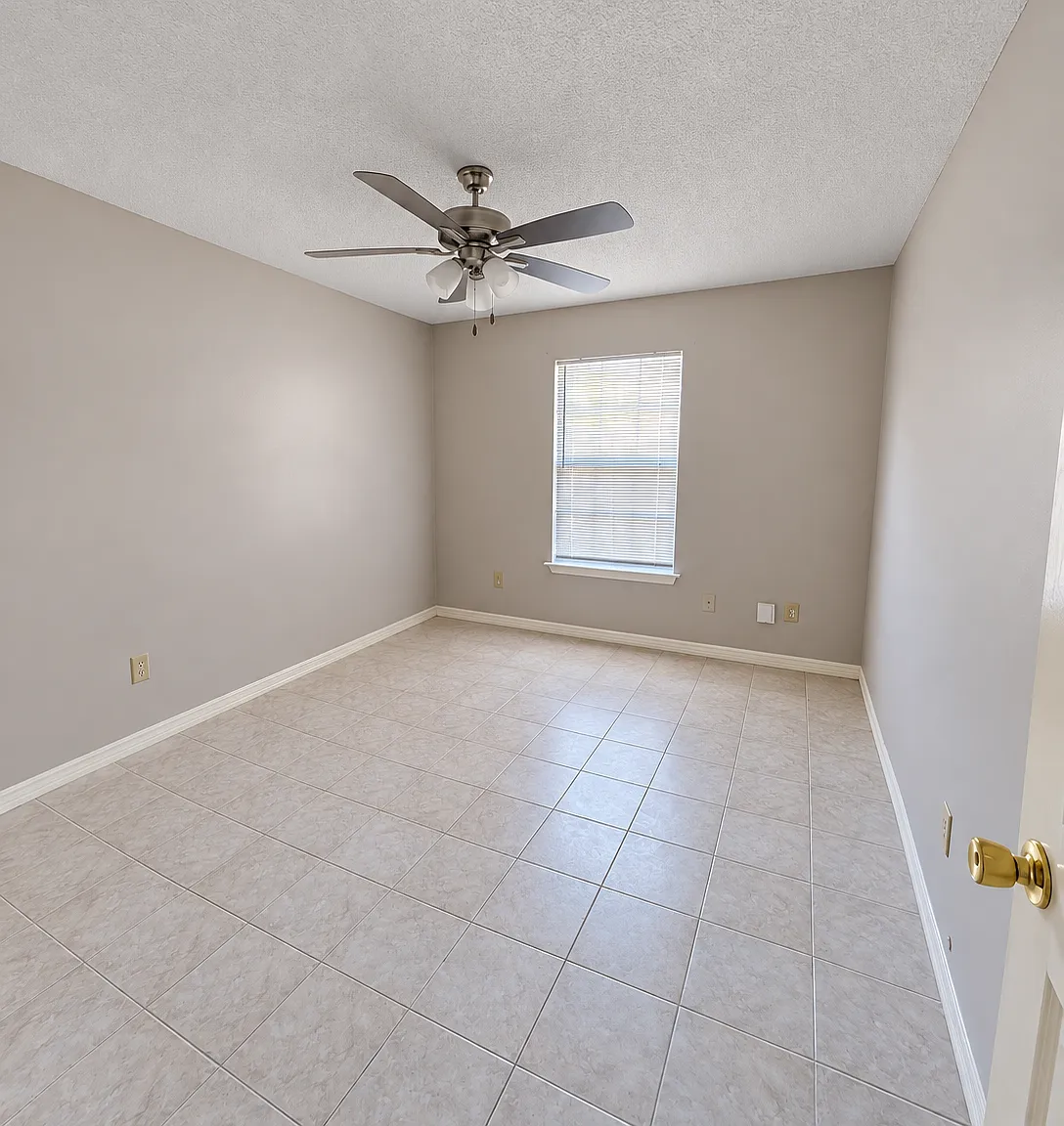 2 bed, 1.0 bath, 814 sqft, $1,125 — Photo 4